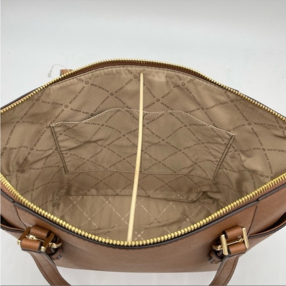 Michael Kors Large Charlotte Tote Bag & Large
Trifold Wallet Luggage Brown - Picture 12 of 13